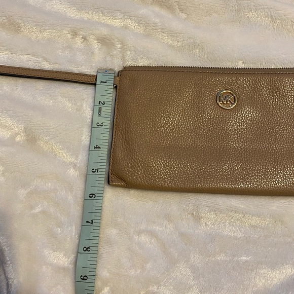 Michael Kors Wrislet - Picture 2 of 6